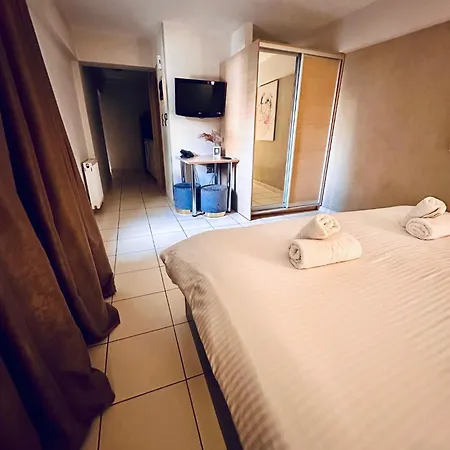 Mc Queen & Aparthotel